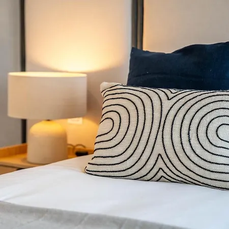 Penthouse With Views - Almada 551