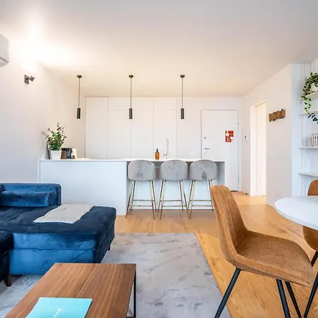 Penthouse With Views - Almada 551 *