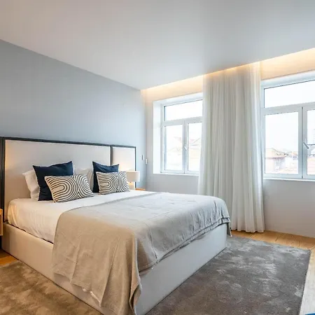 Apartment Almada 551 - 4 1 Penthouse View By Lovelystay *