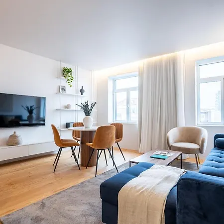 Apartment Almada 551 - 4 1 Penthouse View By Lovelystay