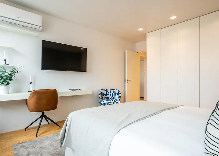 Penthouse With Views - Almada 551