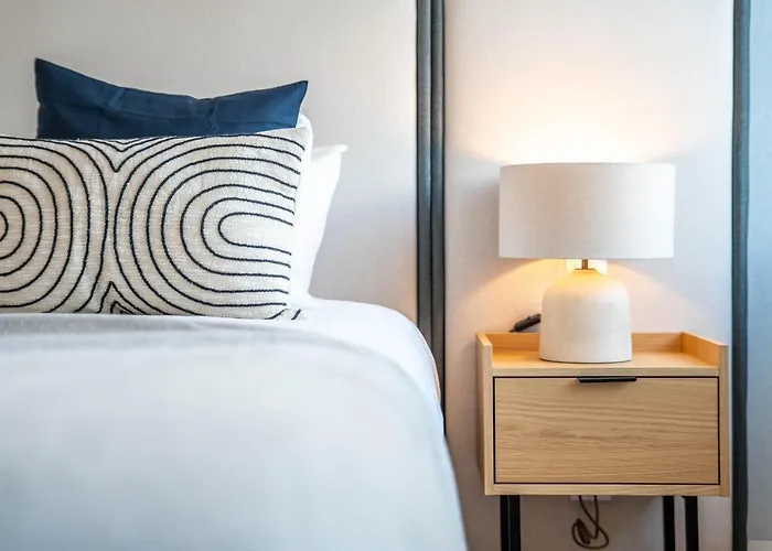 Penthouse With Views - Almada 551