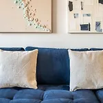 Penthouse With Views - Almada 551 Daire