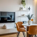 Penthouse With Views - Almada 551 Daire