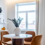 Penthouse With Views - Almada 551