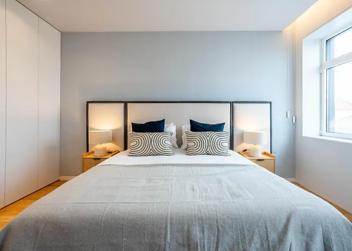 Penthouse With Views - Almada 551 *