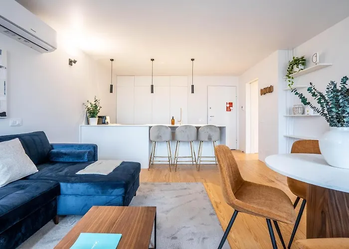 Penthouse With Views - Almada 551 *