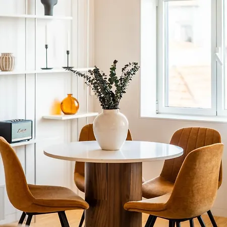 Penthouse With Views - Almada 551 *