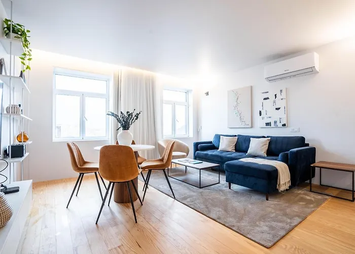 Penthouse With Views - Almada 551